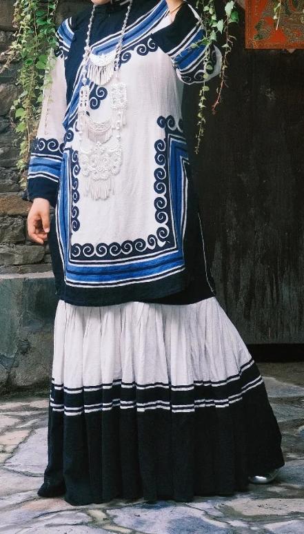 小骚屄美女说
